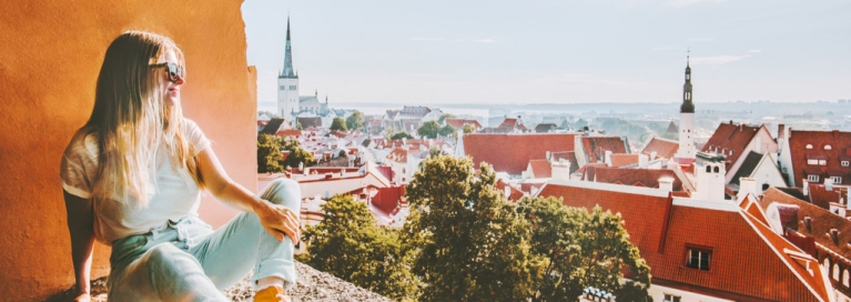 estonia-tallinn-girl-summer-skyline-masthead
